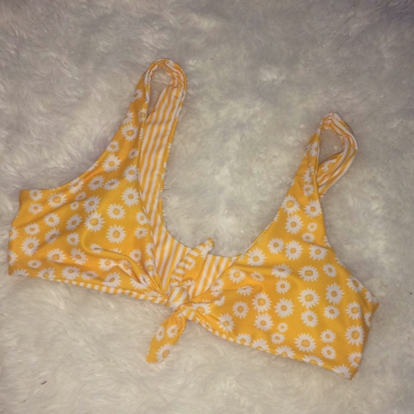 Zaful Yellow & White Daisy Print Bikini Top - Picture 3 of 8